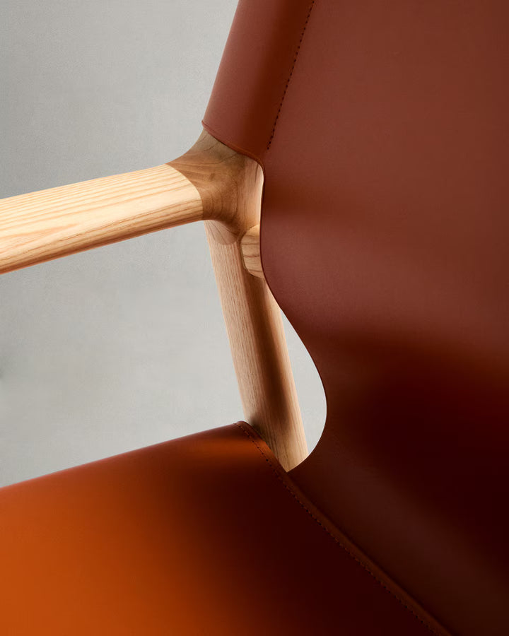 Henrik Armchair | Light Brown