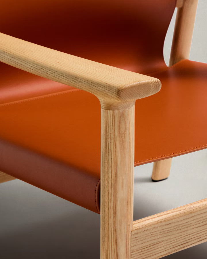 Henrik Armchair | Light Brown